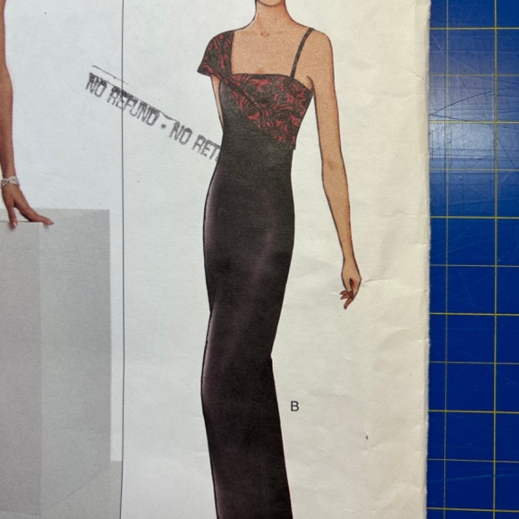 BILL BLASS Evening Dresses, SEWING PATTERN,  Sizes 8-10-12 - Picture 3 of 7